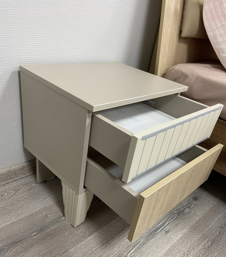 Тумба прикроватная на ножках Беатрис 3